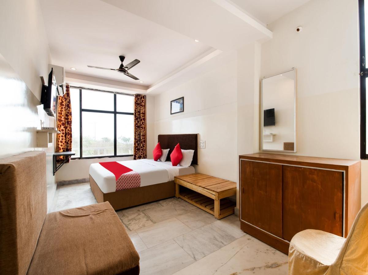Oyo 69511 Hotel Sea E Pearl Visakhapatnam Dış mekan fotoğraf